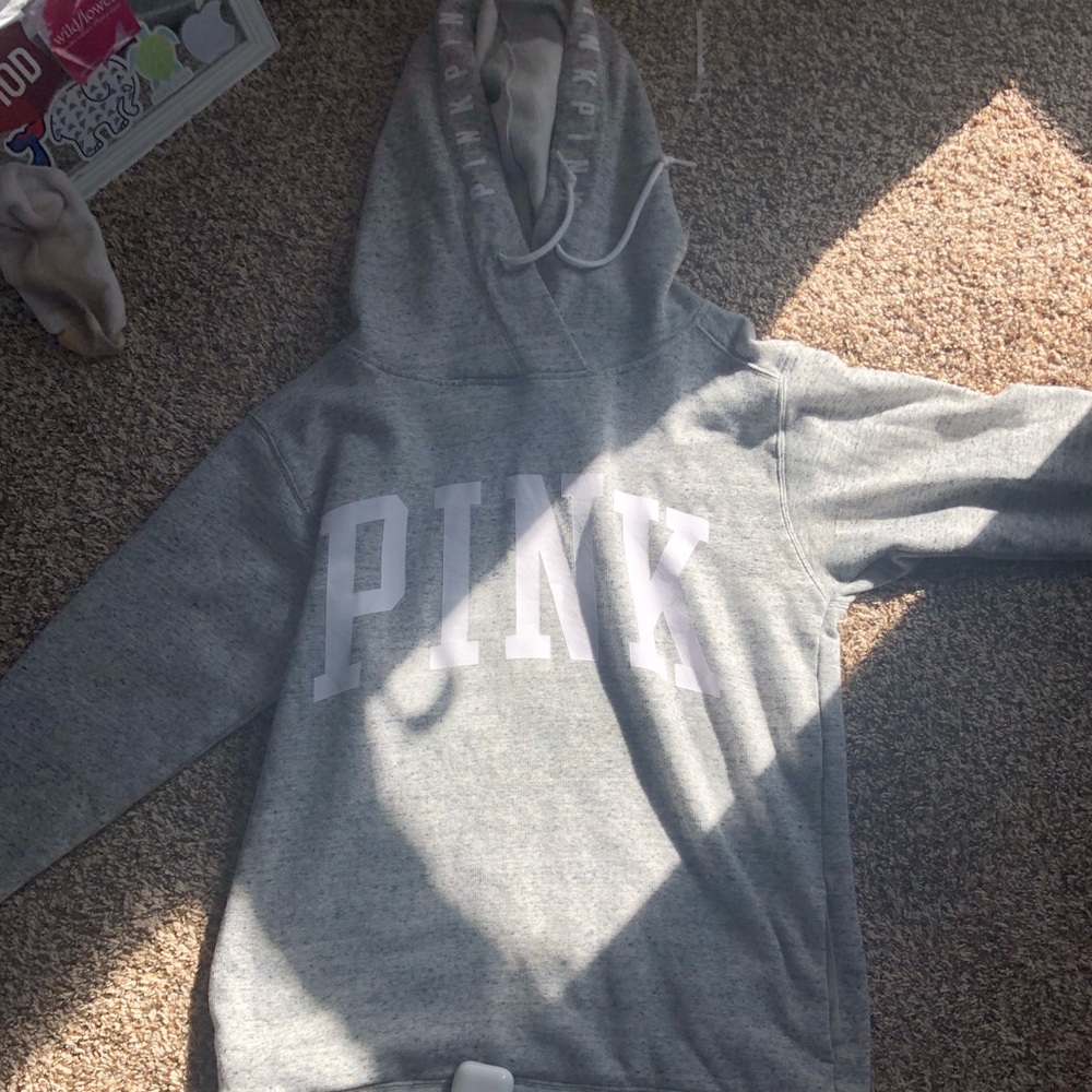 gray hoodie